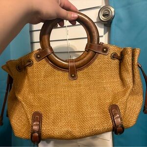 Vintage FOSSIL 💙 Tan Woven Handbag with Wooden Handles
